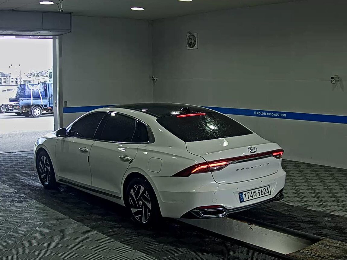 HYUNDAI THE NEW GRANDEUR IG HYBRID 2.4 HEV LE BLANC 2023 - zdjęcie 6