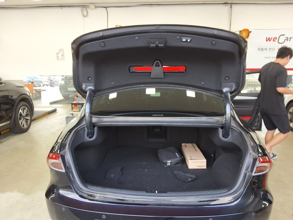 HYUNDAI THE NEW GRANDEUR IG HYBRID 2.4 HEV LE BLANC 2023 - zdjęcie 15