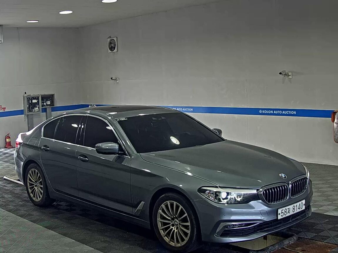 BMW 5 SERIES (7TH GEN) 520i LUXURY 2019 - zdjęcie 3