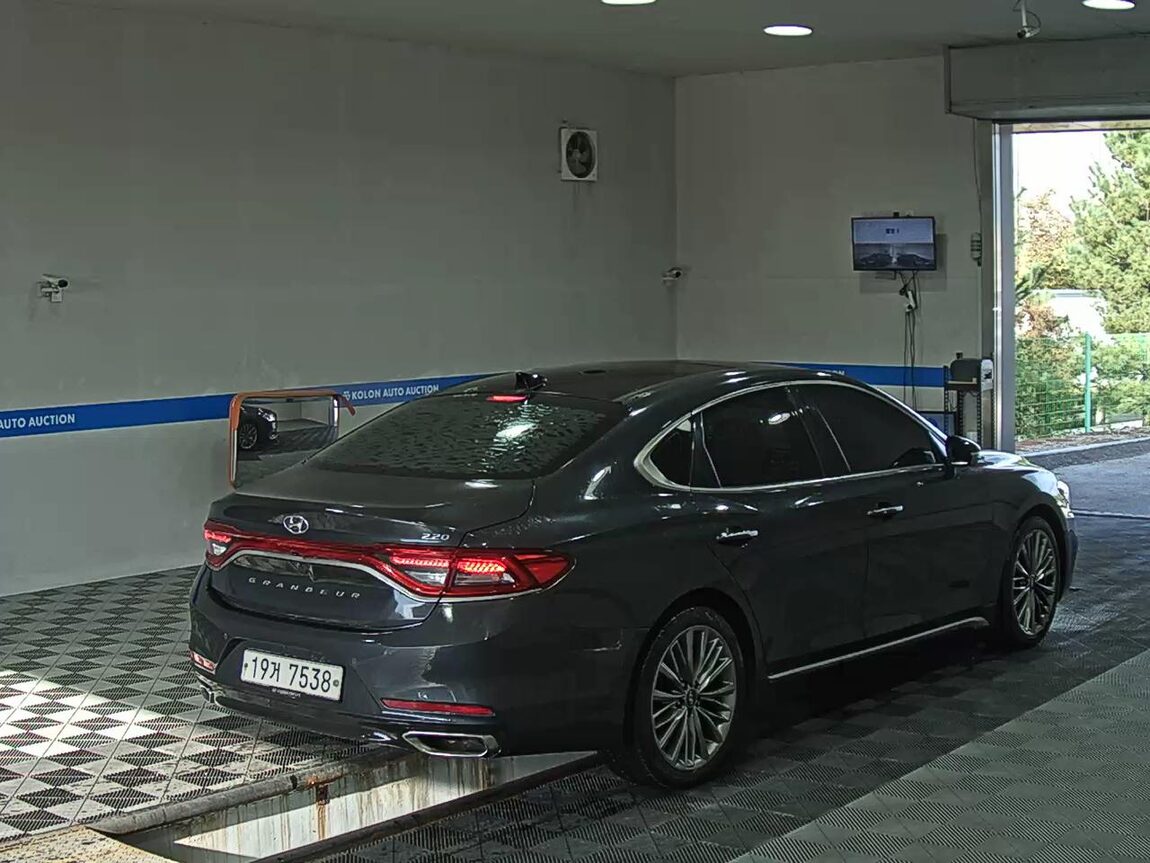 HYUNDAI GRANDEUR IG 2.2 DIESEL PREMIUM SPECIAL 2018 - zdjęcie 5