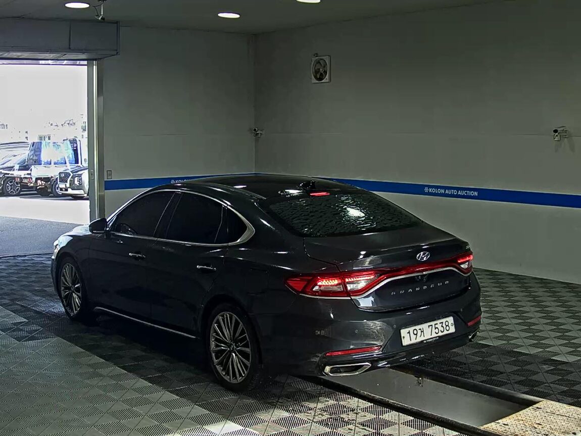 HYUNDAI GRANDEUR IG 2.2 DIESEL PREMIUM SPECIAL 2018 - zdjęcie 6