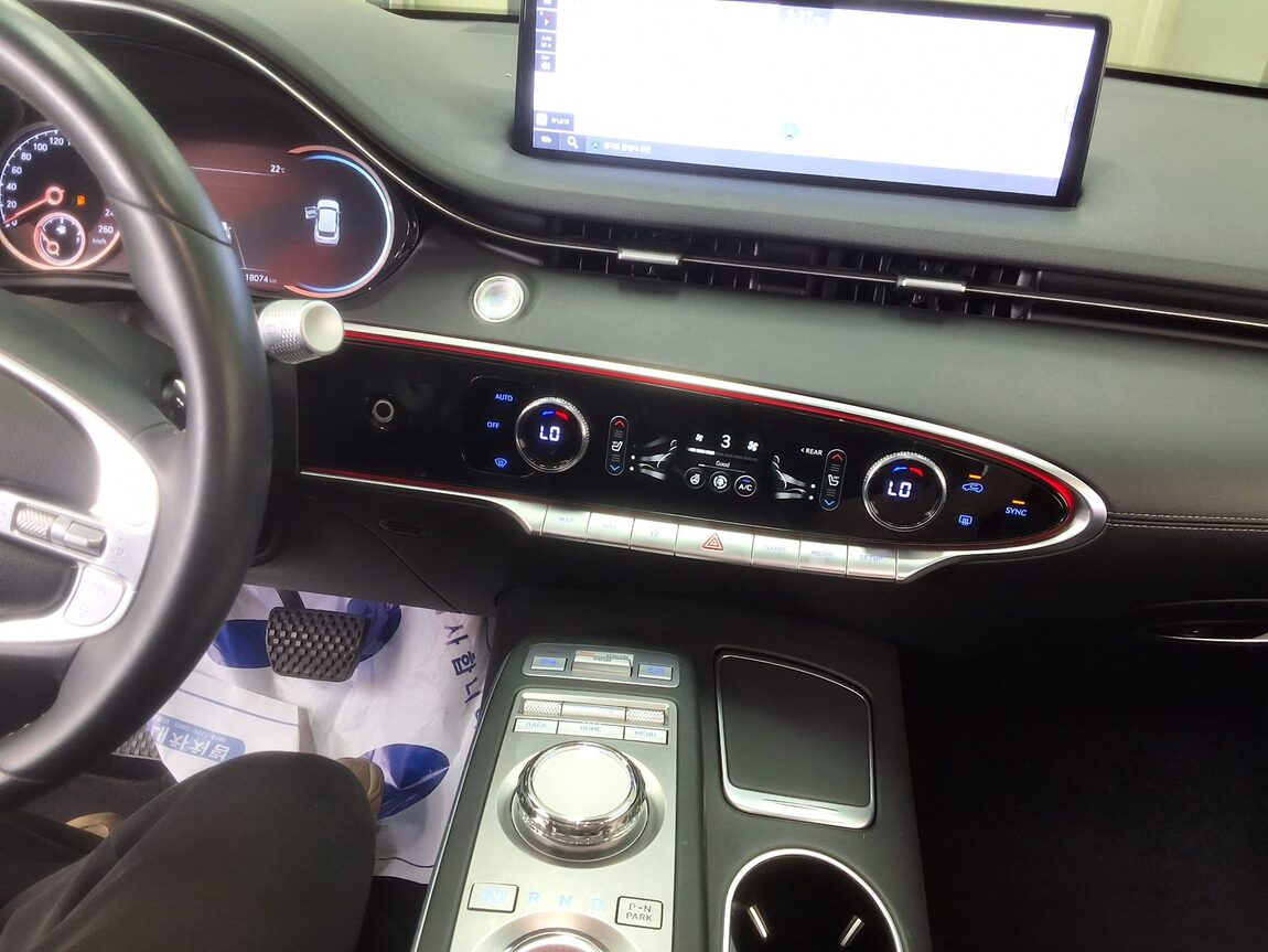 GENESIS GV70 2.5T AWD BASE MODEL 2021 - zdjęcie 24