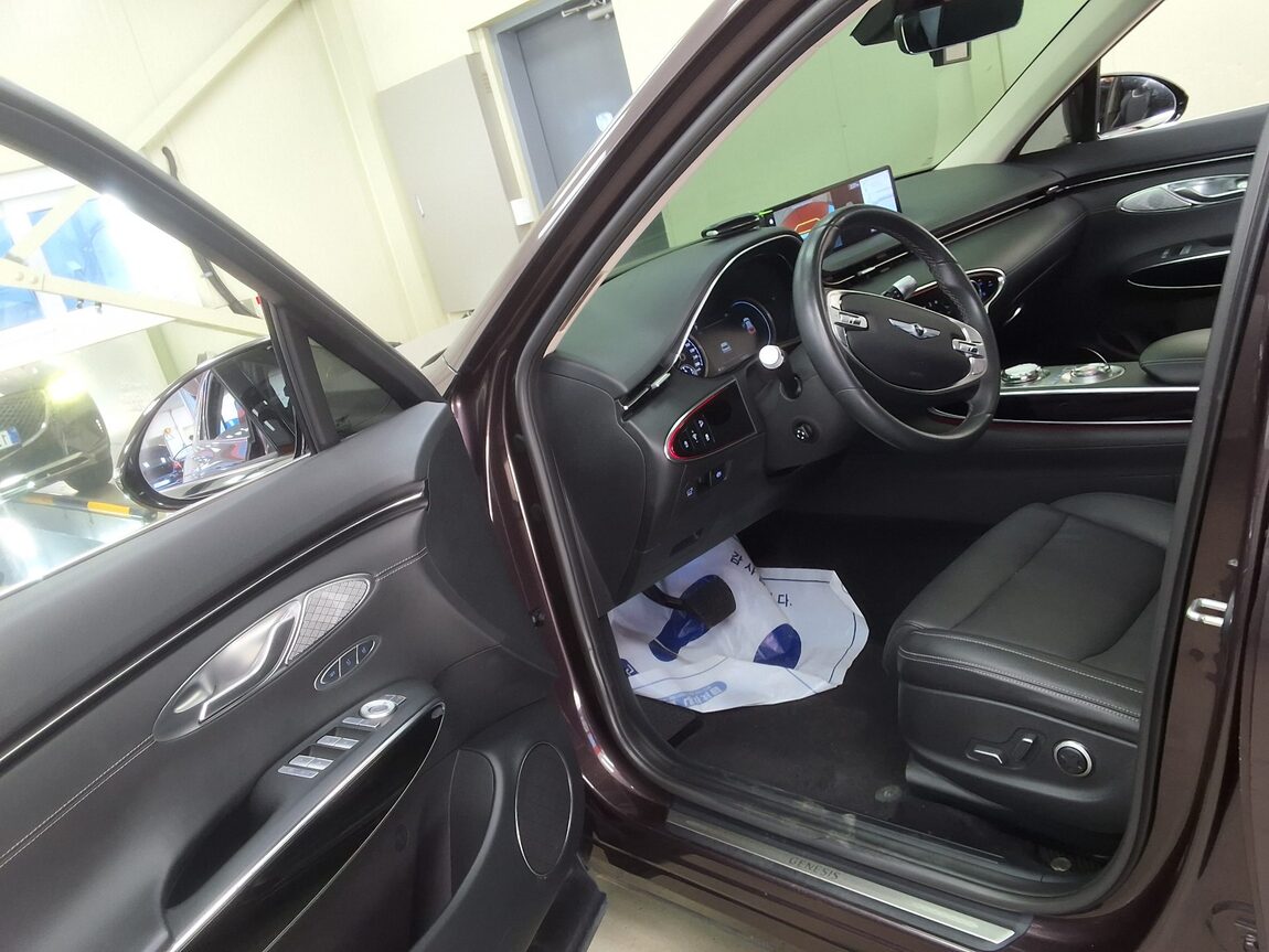 GENESIS GV70 2.5T AWD BASE MODEL 2021 - zdjęcie 11
