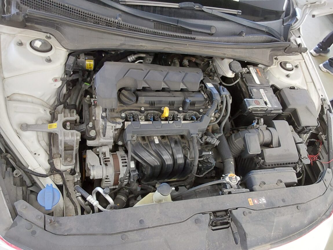 HYUNDAI AVANTE (CN7) 1.6 GASOLINE MODERN 2021 - zdjęcie 18