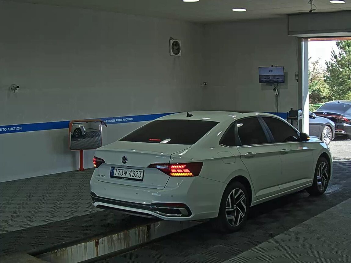 VOLKSWAGEN JETTA (7TH GEN) 1.5 TSI PRESTIGE 2023 - zdjęcie 5