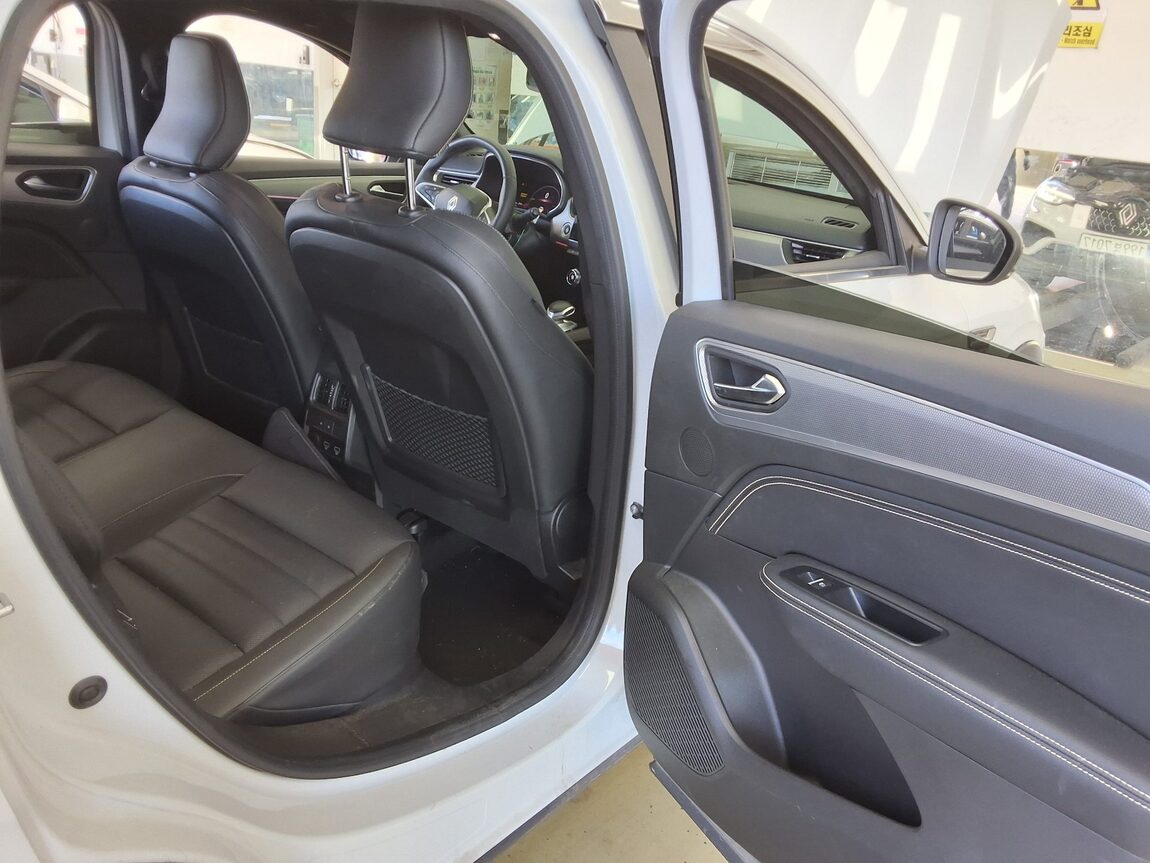 RENAULT (SAMSUNG) ARKANA HYBRID 1.6 GTe ICONIC 2025 - zdjęcie 13