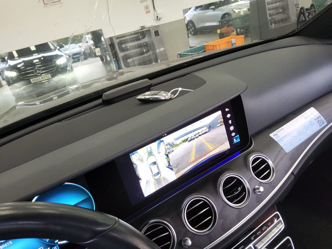 MERCEDES-BENZ E-CLASS (5TH GEN) E250 AVANTGARDE 2022 - zdjęcie 18