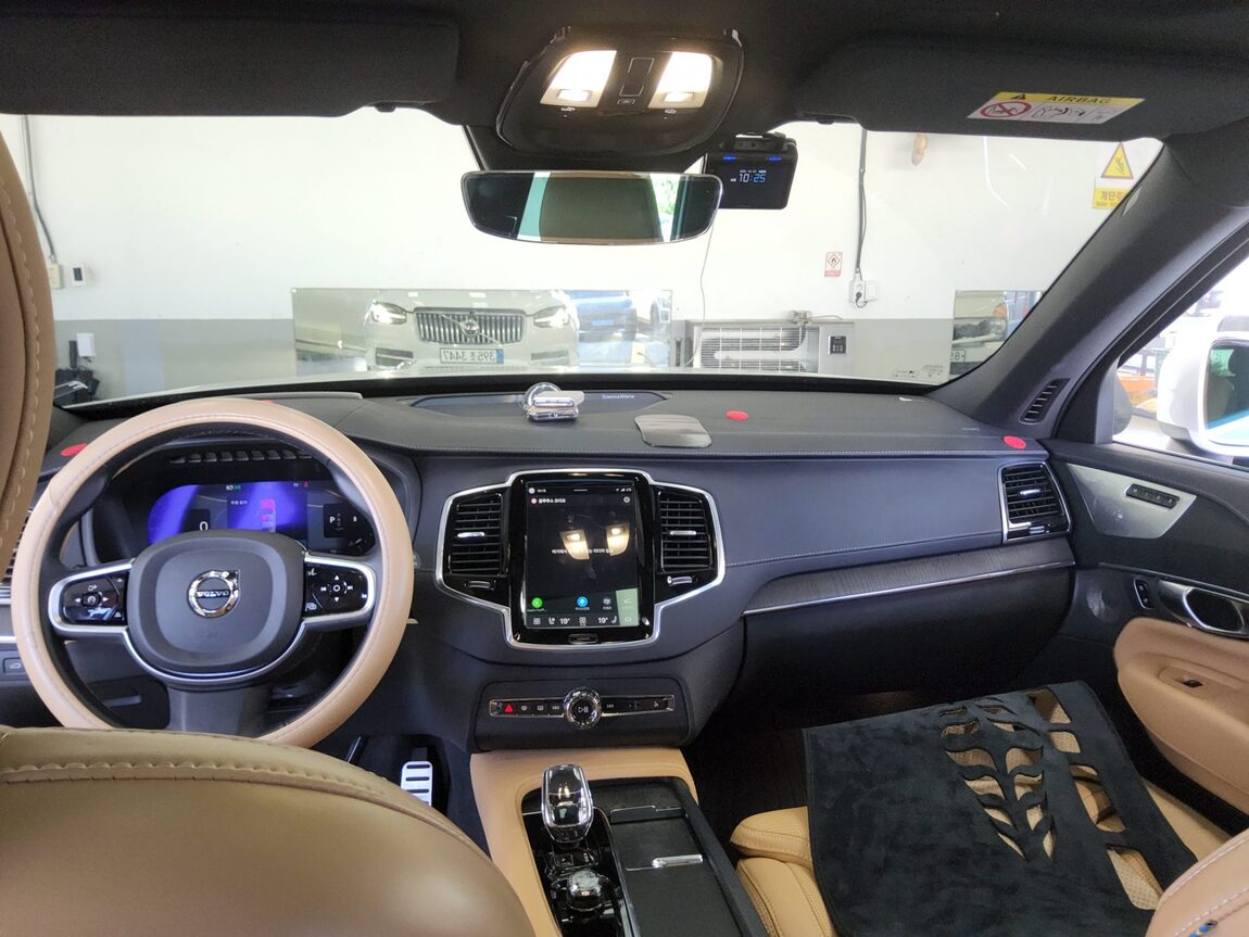 VOLVO XC90 (2ND GEN) B6 AWD ULTRA BRIGHT 2025 - zdjęcie 11
