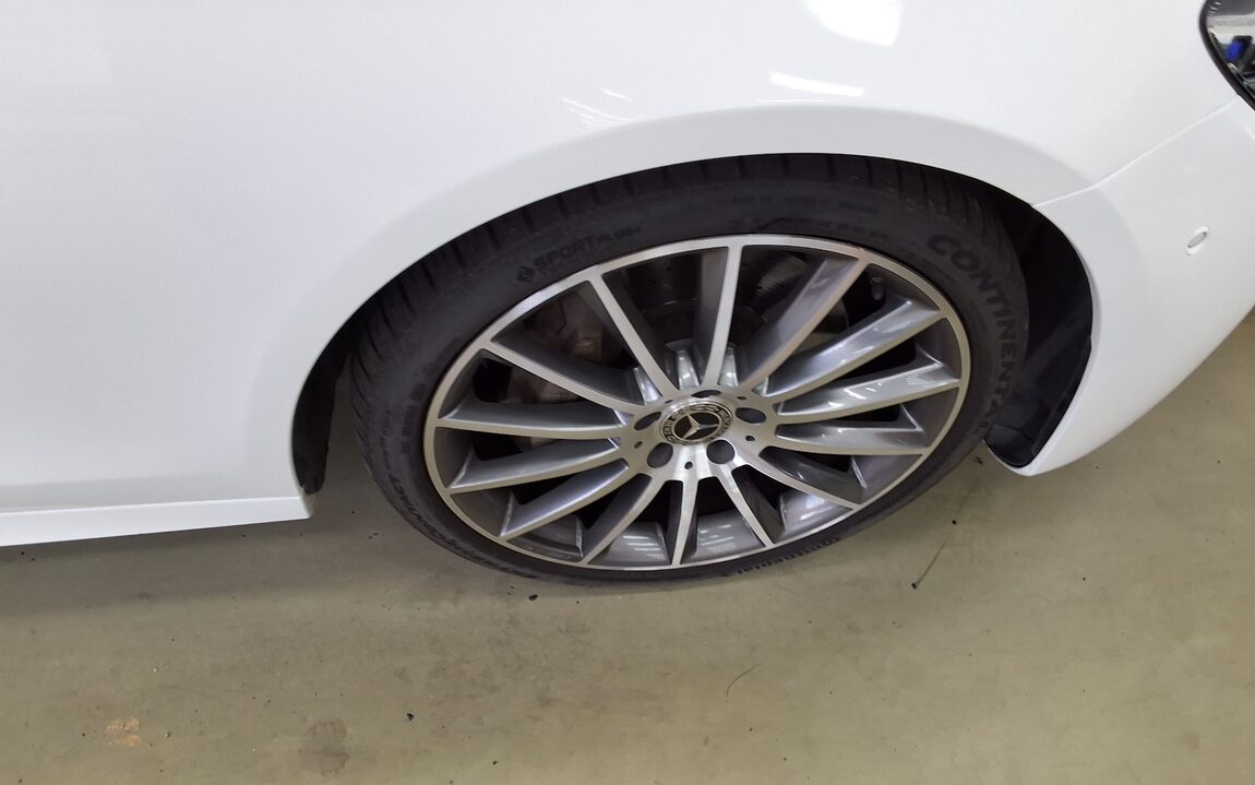 MERCEDES-BENZ E-CLASS (5TH GEN) E350 4MATIC AMG LINE 2022 - zdjęcie 26