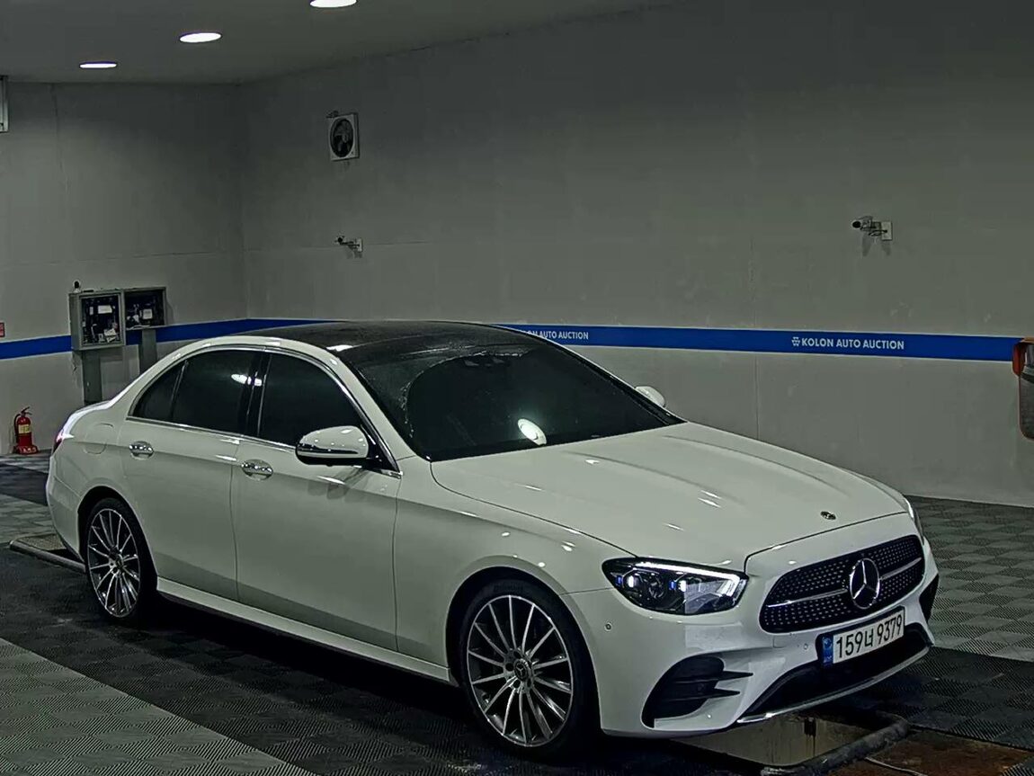 MERCEDES-BENZ E-CLASS (5TH GEN) E350 4MATIC AMG LINE 2022 - zdjęcie 3