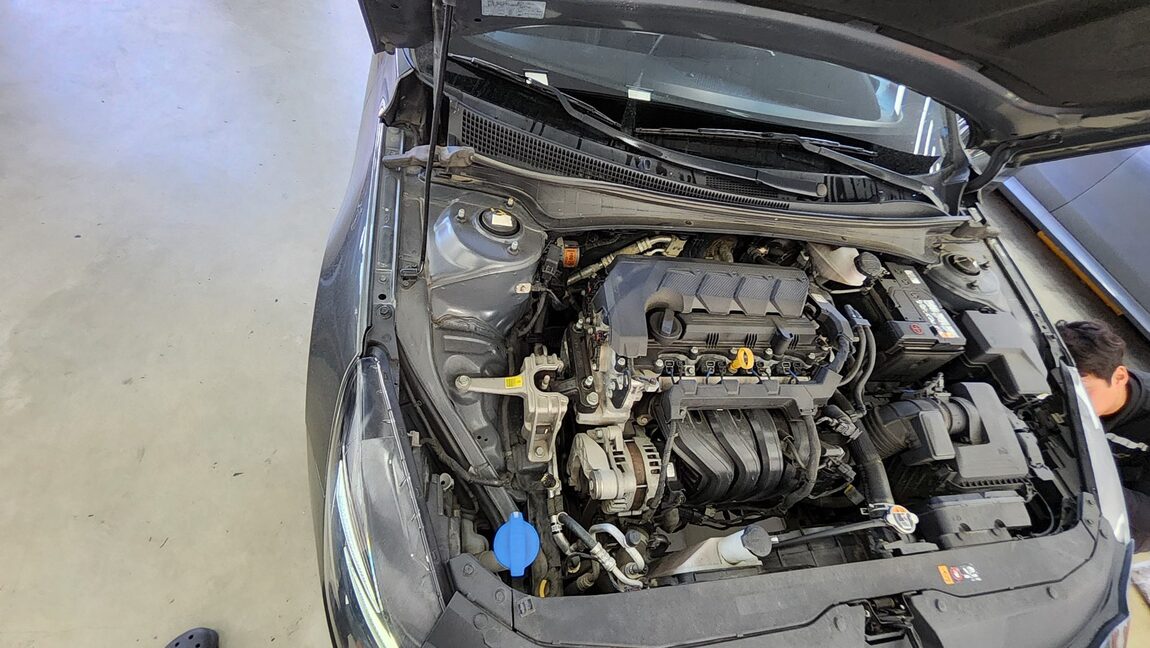 HYUNDAI AVANTE (CN7) 1.6 GASOLINE MODERN 2023 - zdjęcie 21
