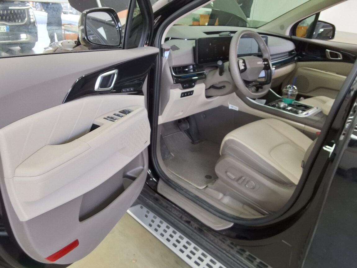 KIA THE NEW CARNIVAL HYBRID (KA4) 1.6 HEV HI-LIMOUSINE 7-SEATER SIGNATURE 2026 - zdjęcie 10