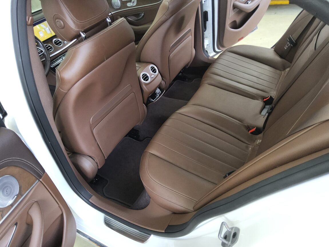 MERCEDES-BENZ E-CLASS (5TH GEN) E300 4MATIC EXCLUSIVE 2020 - zdjęcie 12