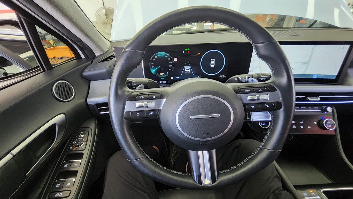 HYUNDAI SONATA THE EDGE GASOLINE 2.0 PREMIUM 2025 - zdjęcie 17