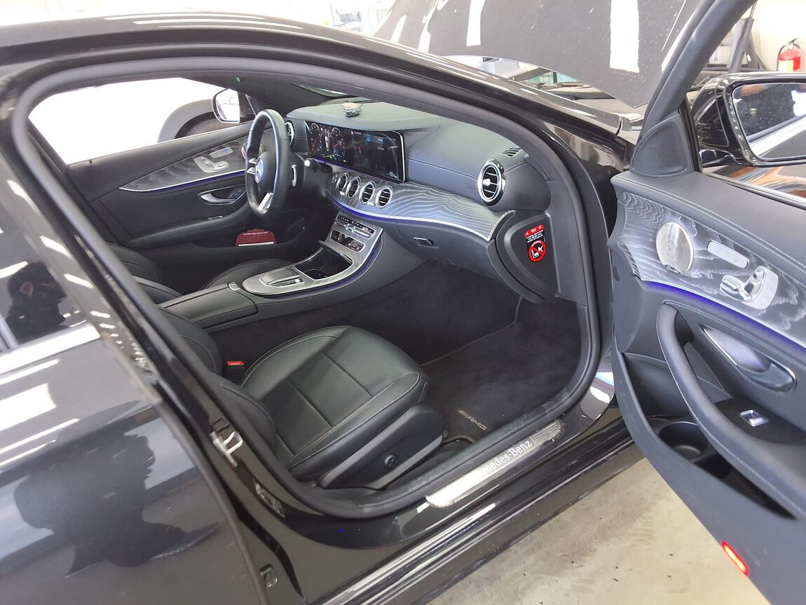 MERCEDES-BENZ E-CLASS (5TH GEN) E350 4MATIC AMG LINE 2022 - zdjęcie 14