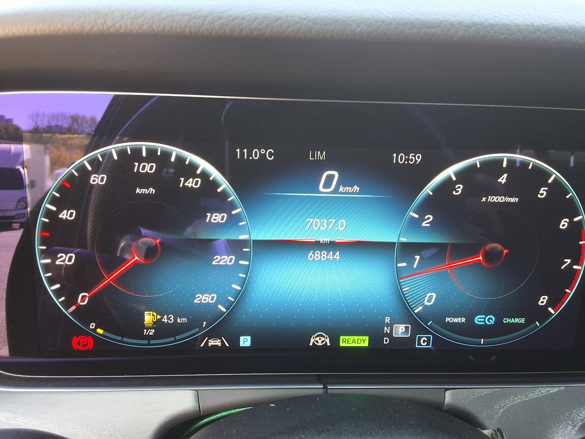 MERCEDES-BENZ E-CLASS (5TH GEN) E350 4MATIC AMG LINE 2022 - zdjęcie 9
