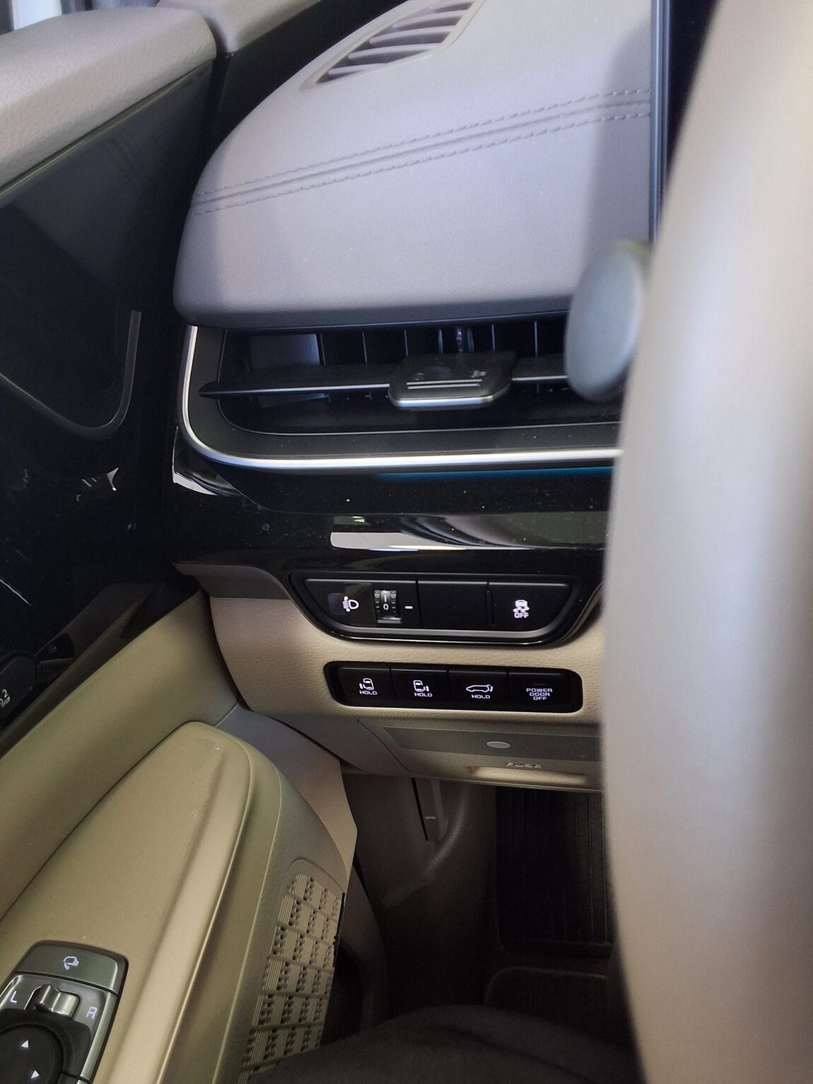 KIA THE NEW CARNIVAL (KA4) HI-LIMOUSINE 9-SEATER GASOLINE SIGNATURE 2026 - zdjęcie 19