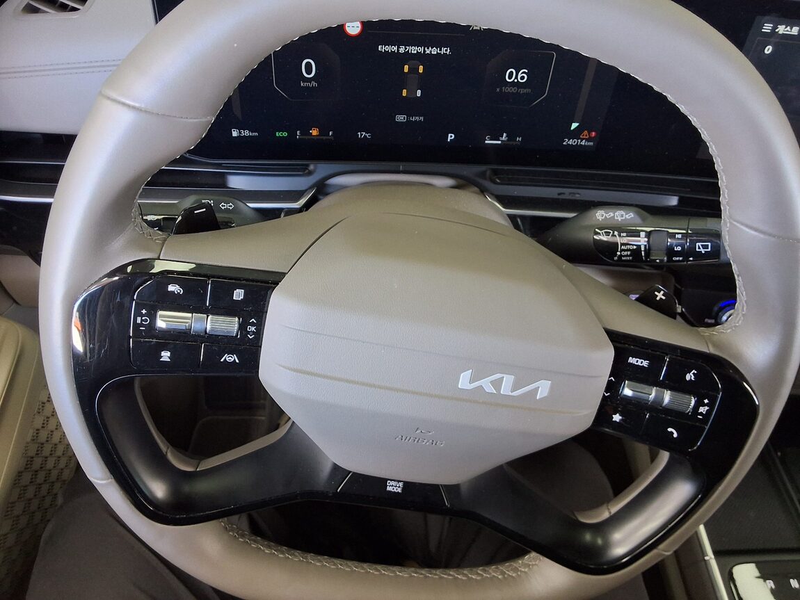 KIA THE NEW CARNIVAL (KA4) HI-LIMOUSINE 9-SEATER GASOLINE SIGNATURE 2026 - zdjęcie 24
