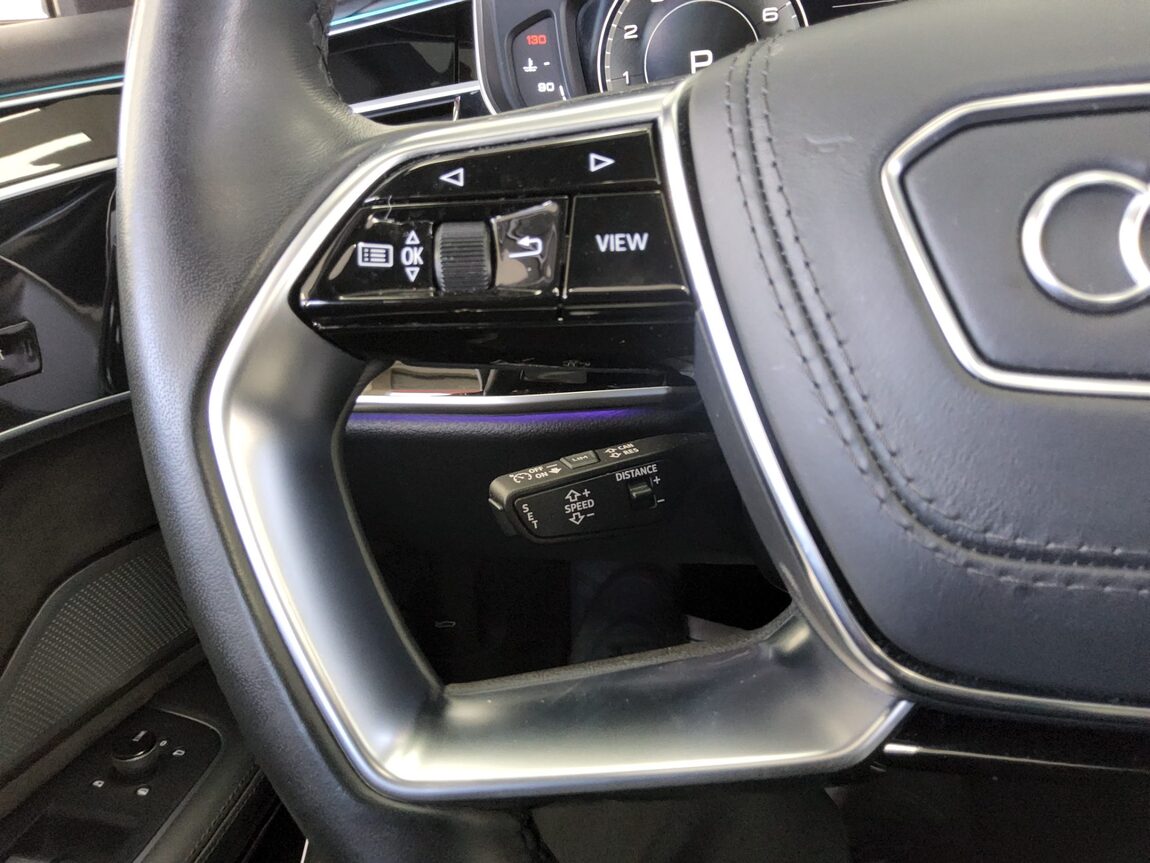 AUDI A8 (4TH GEN) L 55 TFSI QUATTRO 2021 - zdjęcie 17