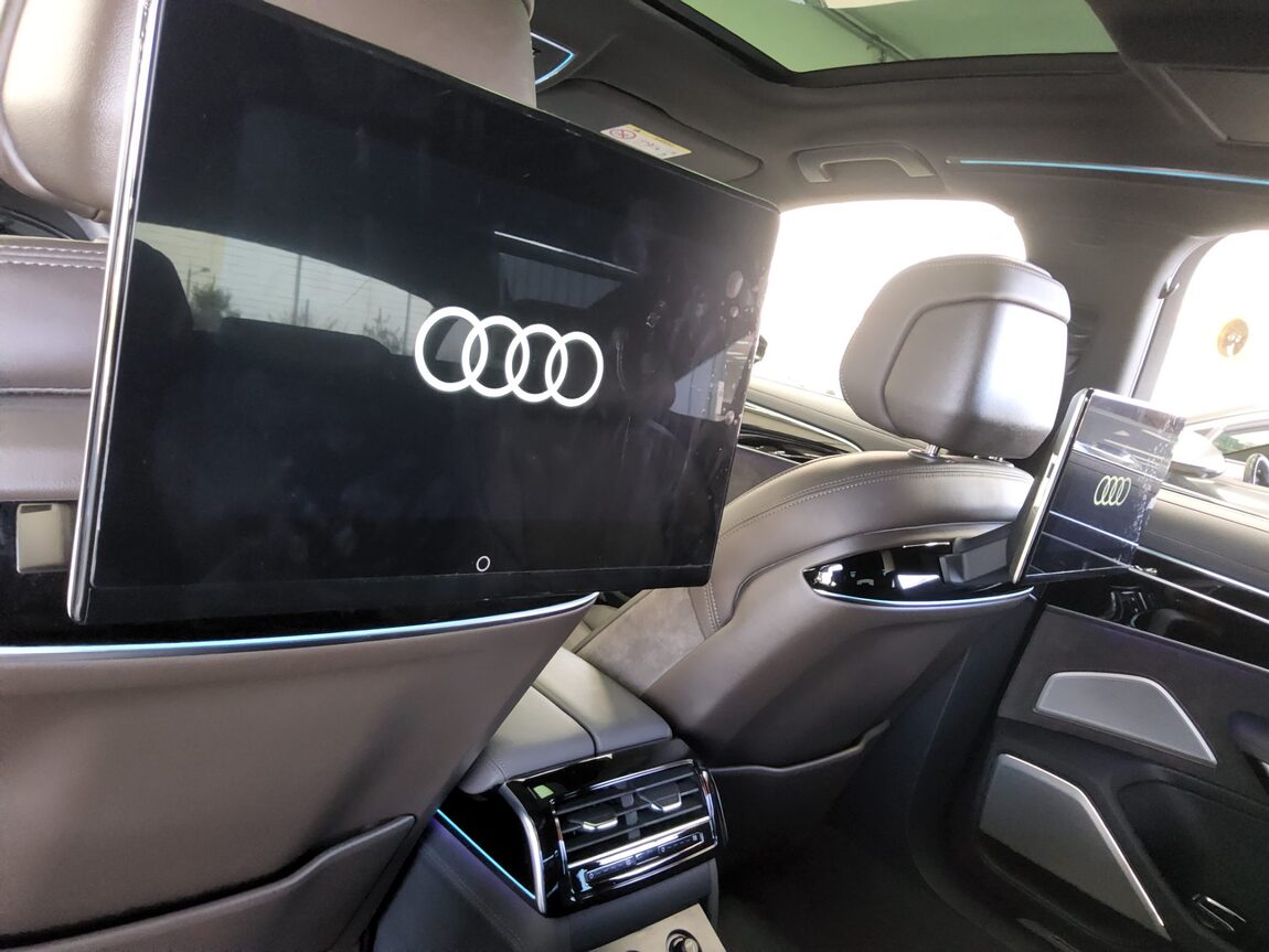 AUDI A8 (4TH GEN) L 55 TFSI QUATTRO 2021 - zdjęcie 20