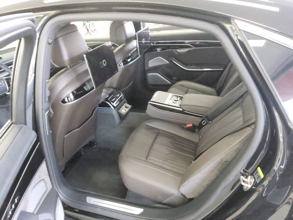 AUDI A8 (4TH GEN) L 55 TFSI QUATTRO 2021 - zdjęcie 12