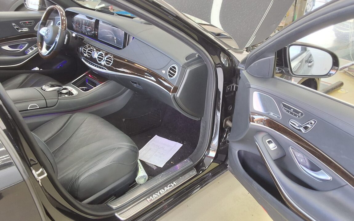 MERCEDES-BENZ S-CLASS (6TH GEN) MAYBACH S560 2020 - zdjęcie 15