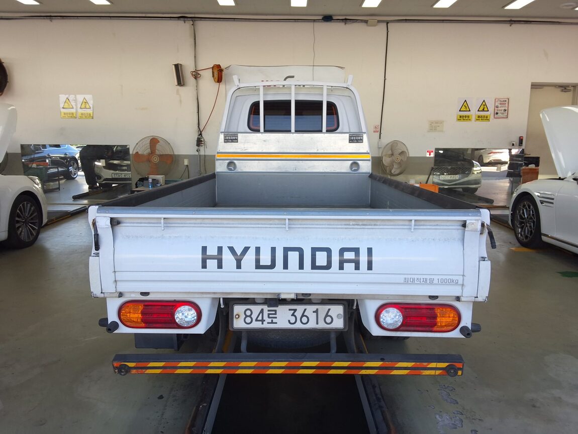 HYUNDAI PORTER II CRDi SUPER CAB EXTRA LONG WHEELBASE PREMIUM 2021 - zdjęcie 12