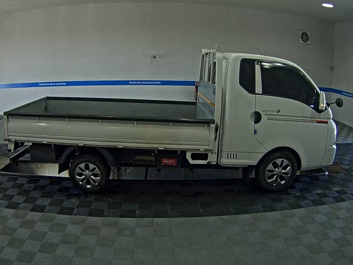 HYUNDAI PORTER II CRDi SUPER CAB EXTRA LONG WHEELBASE PREMIUM 2021 - zdjęcie 4