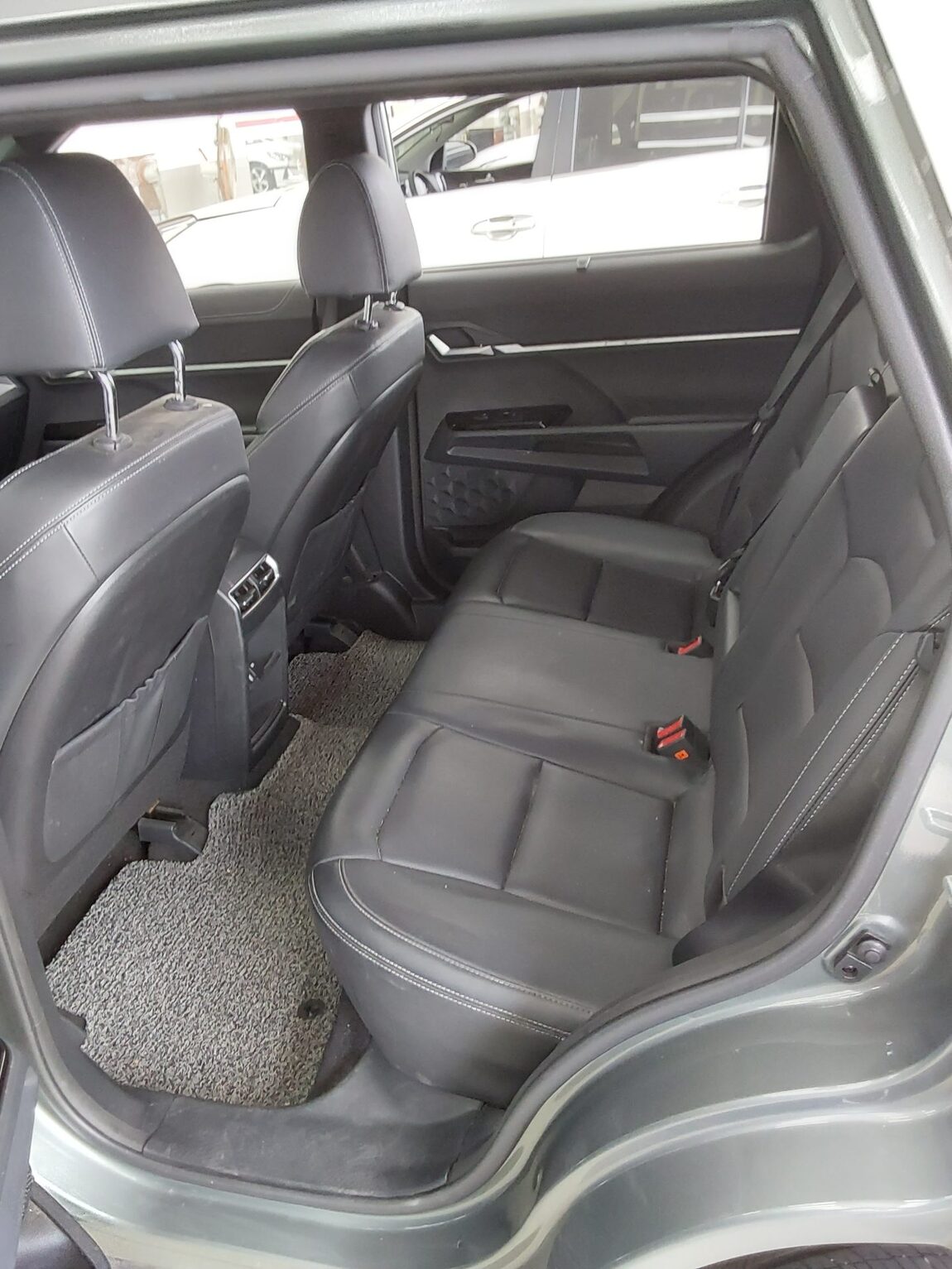 KG MOBILITY (SSANGYONG) TORRES 1.5 GDI-T 2WD T7 2023 - zdjęcie 12