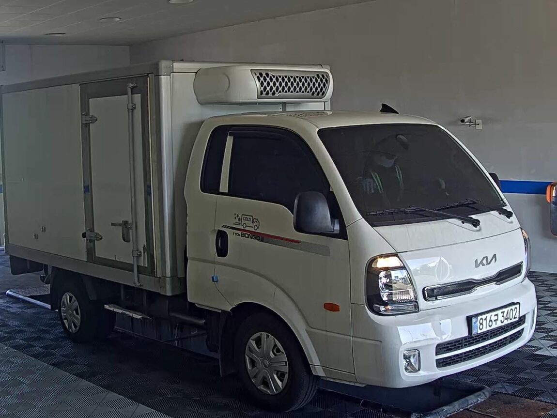KIA THE NEW BONGO III CARGO FREEZER BOX TRUCK LPI STANDARD MODEL 2025 - zdjęcie 3