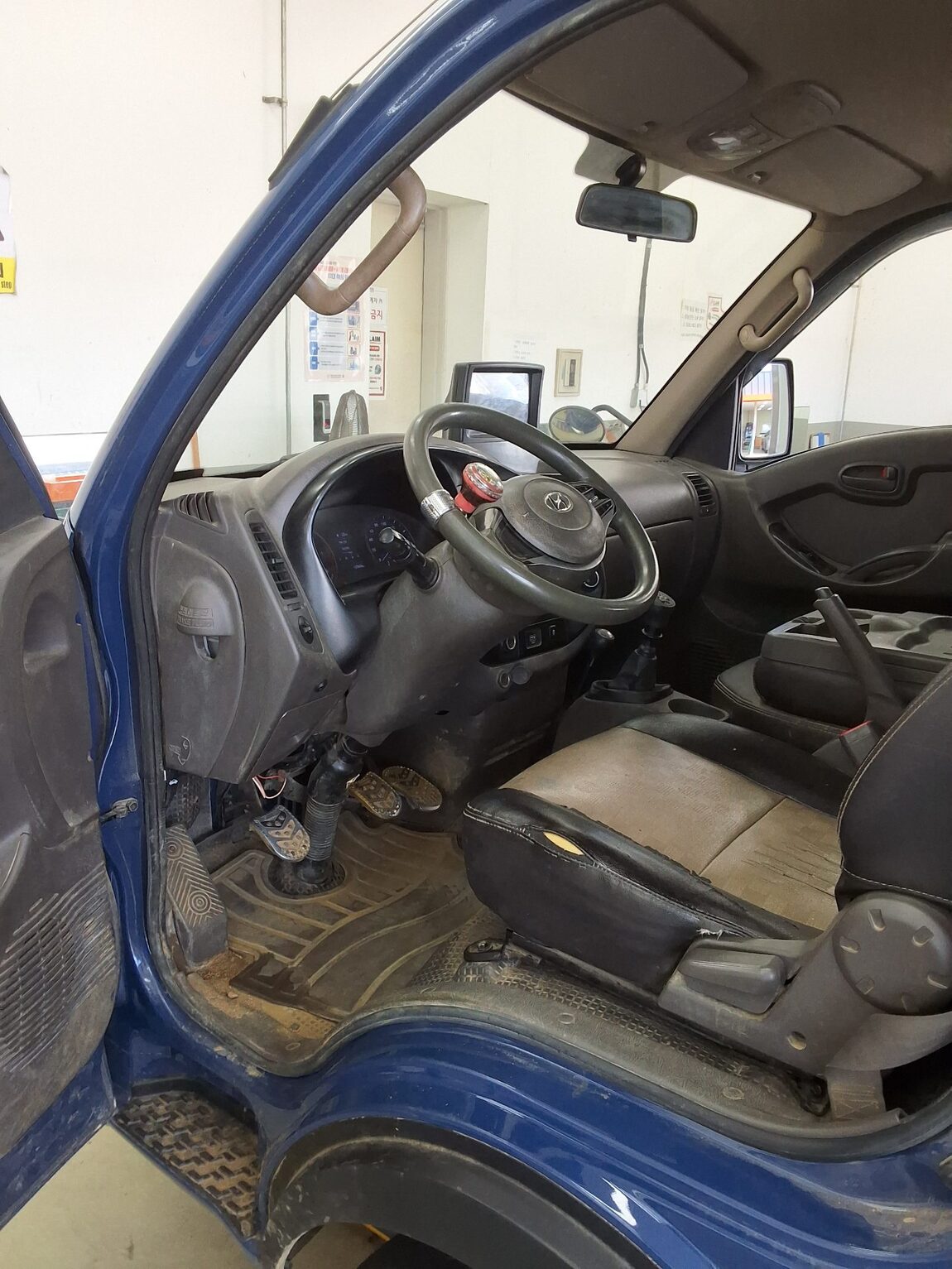 HYUNDAI PORTER II CRDi 4WD DOUBLE CAB LONG WHEELBASE STYLE 2020 - zdjęcie 10