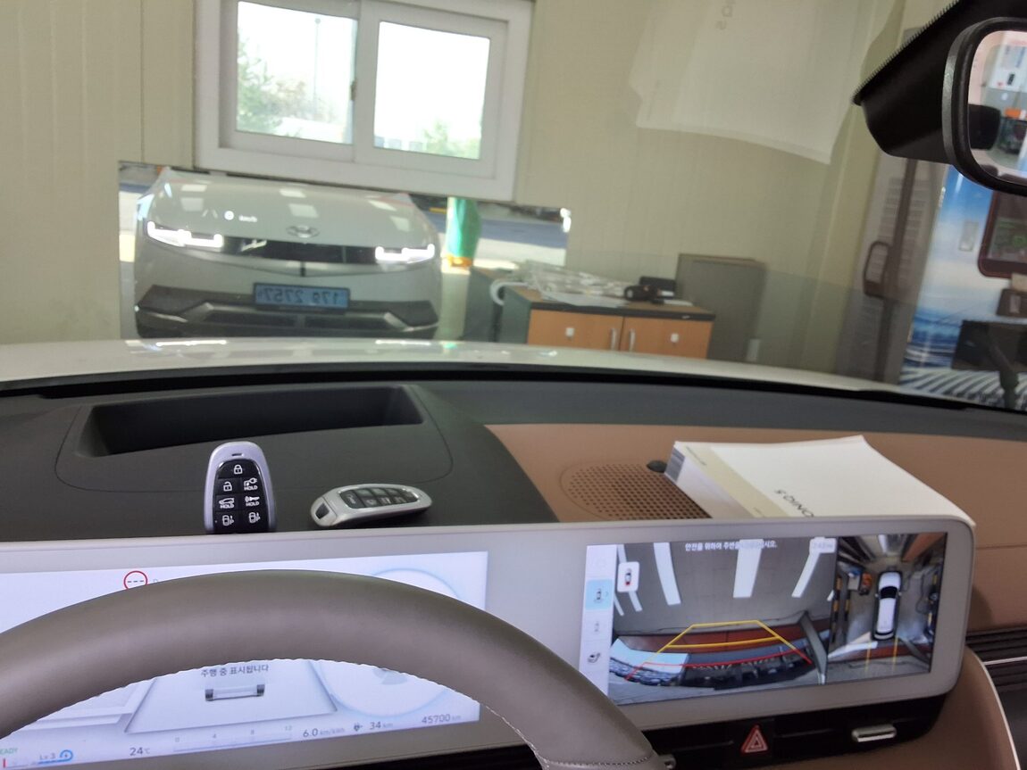 HYUNDAI IONIQ 5 EV 2WD LONG RANGE PRESTIGE 2024 - zdjęcie 25