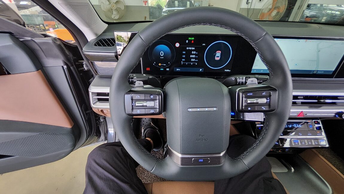 HYUNDAI THE ALL NEW GRANDEUR GASOLINE 2.5 EXCLUSIVE 2025 - zdjęcie 17