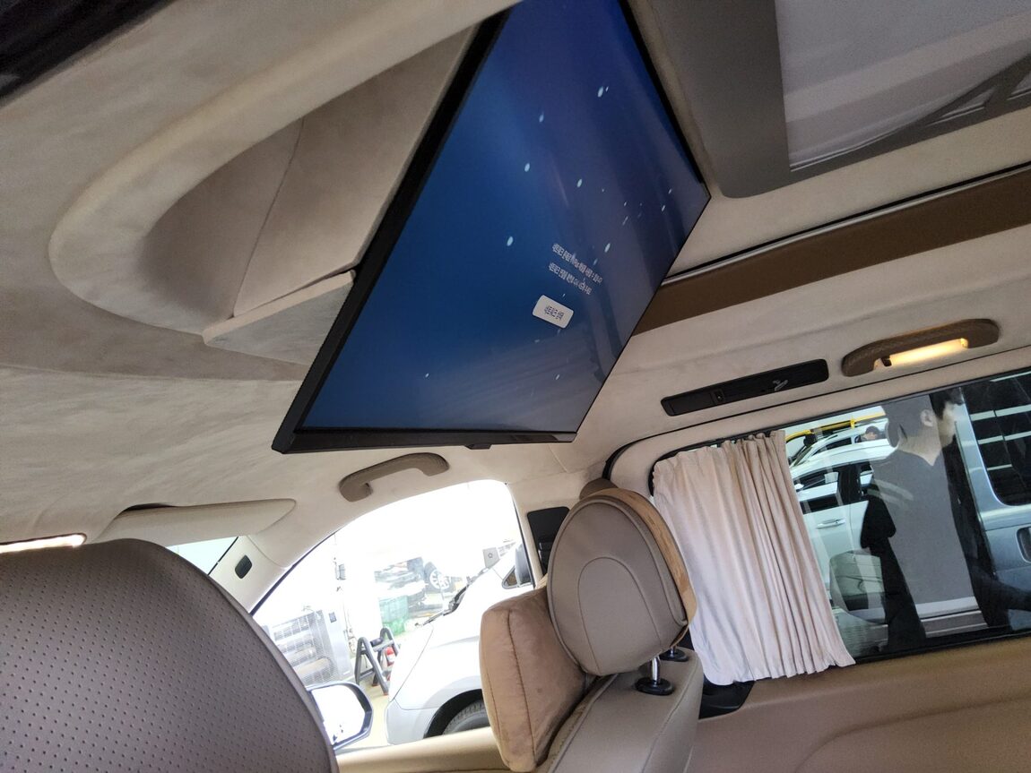 MERCEDES-BENZ V-CLASS V220 DIESEL 2023 - zdjęcie 19
