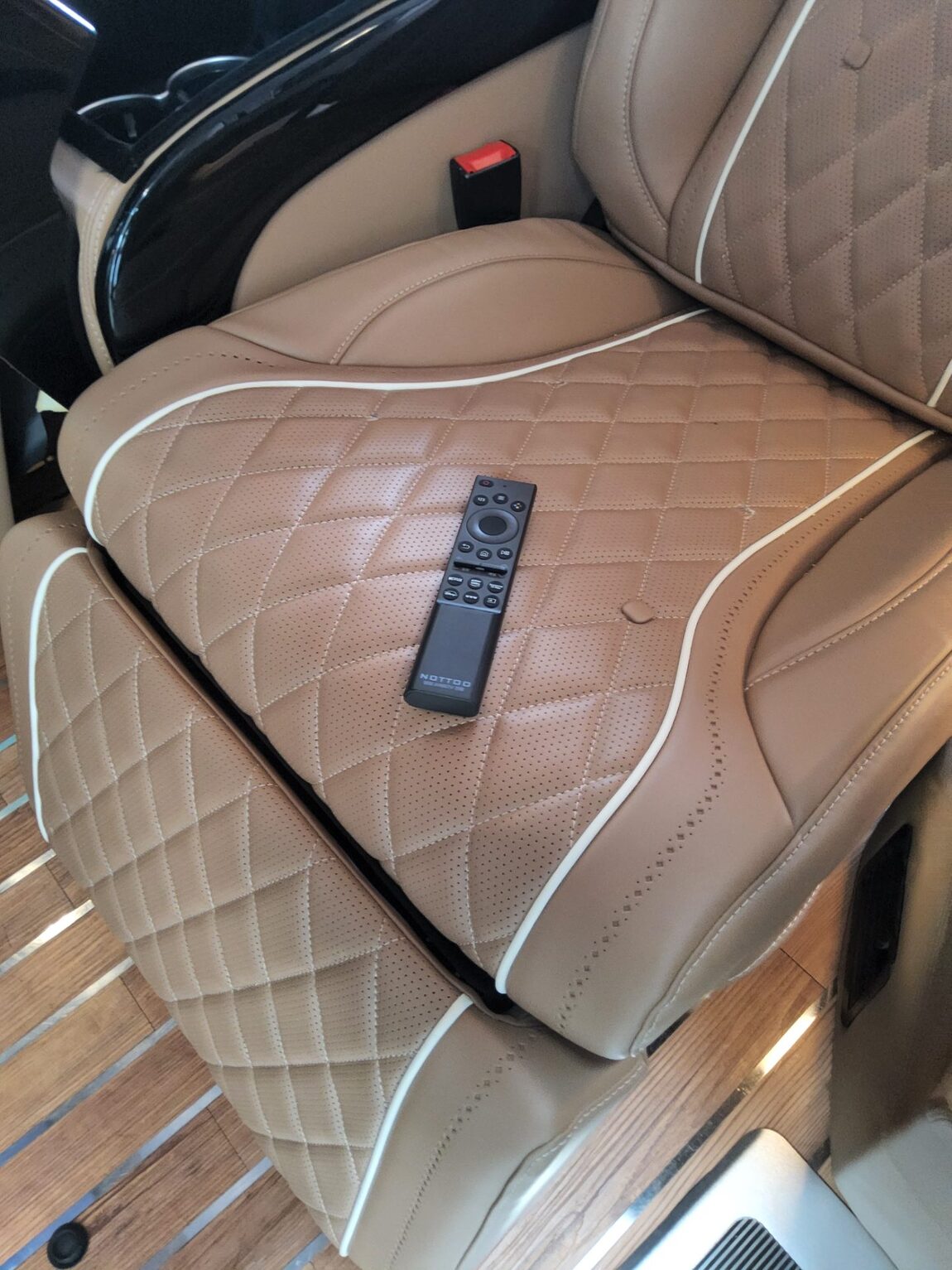 MERCEDES-BENZ V-CLASS V220 DIESEL 2023 - zdjęcie 21