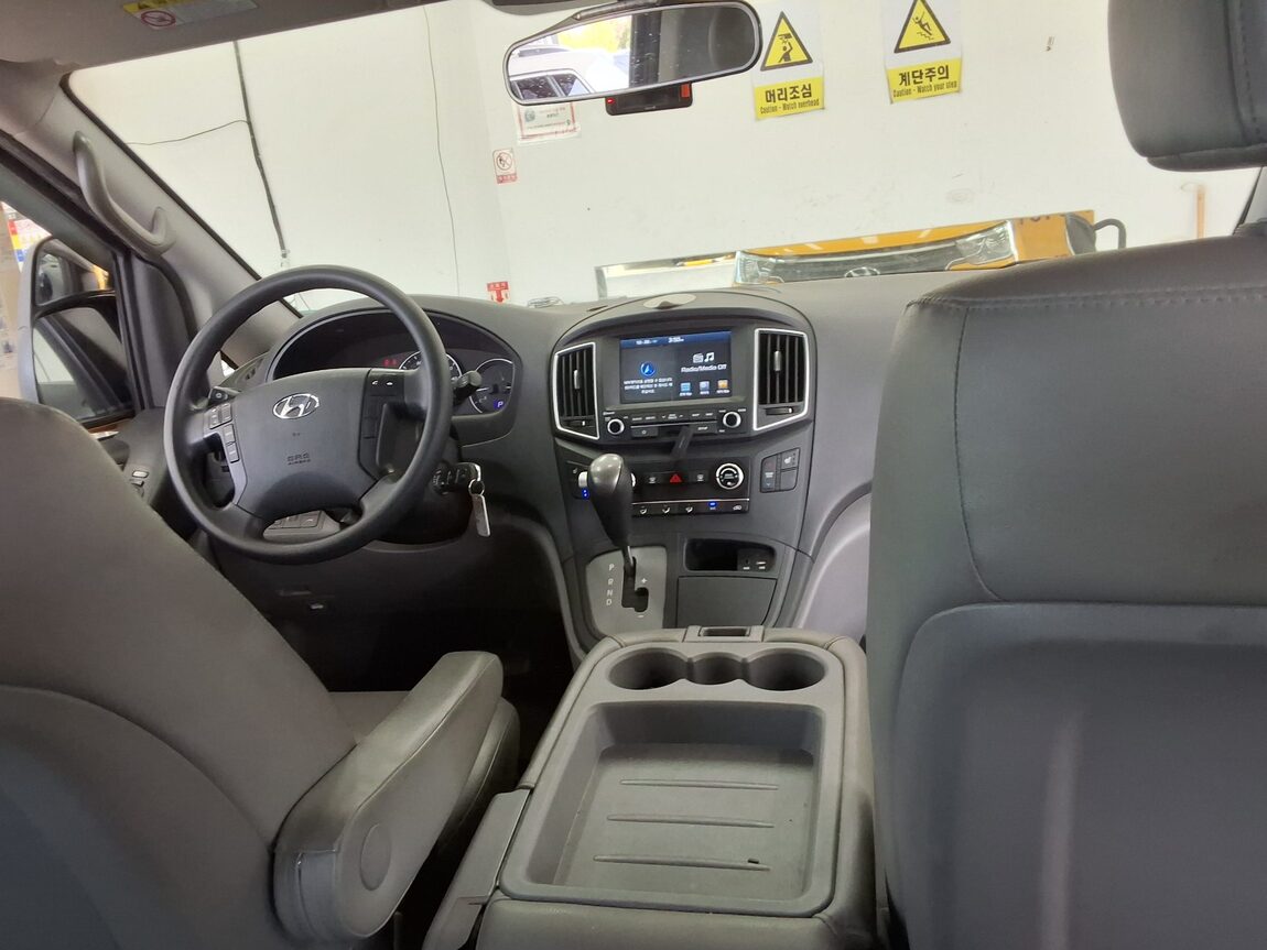 HYUNDAI THE NEW GRAND STAREX CHILD SAFETY VEHICLE 12-SEATER DIESEL 2019 - zdjęcie 11