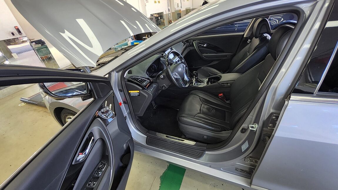 HYUNDAI GRANDEUR HG HG 300 EXCLUSIVE 2016 - zdjęcie 10