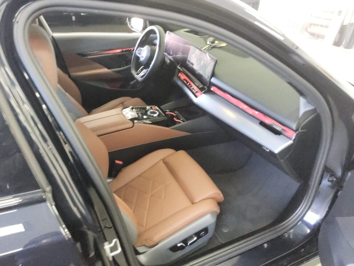 BMW 5 SERIES (8TH GEN) 530i xDRIVE M SPORT PACK 2026 - zdjęcie 14