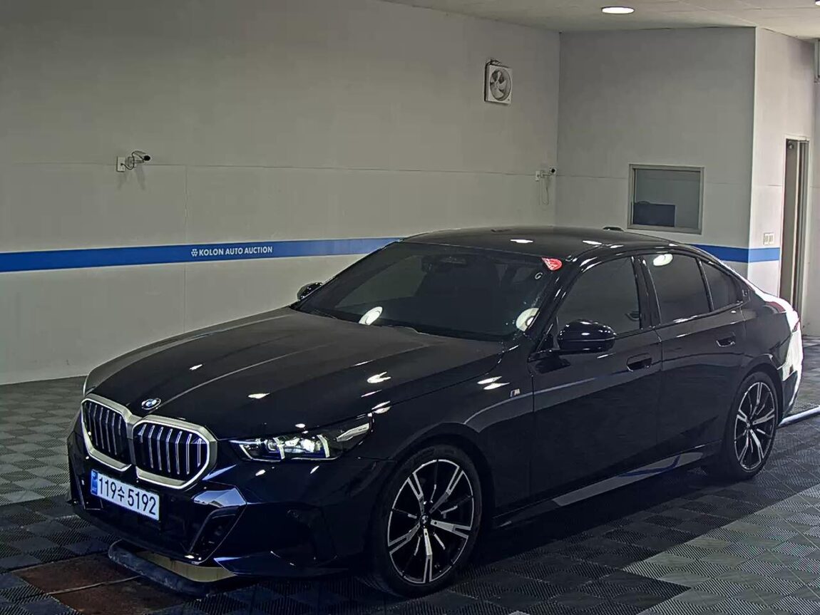 BMW 5 SERIES (8TH GEN) 530i xDRIVE M SPORT PACK 2026 - zdjęcie 2