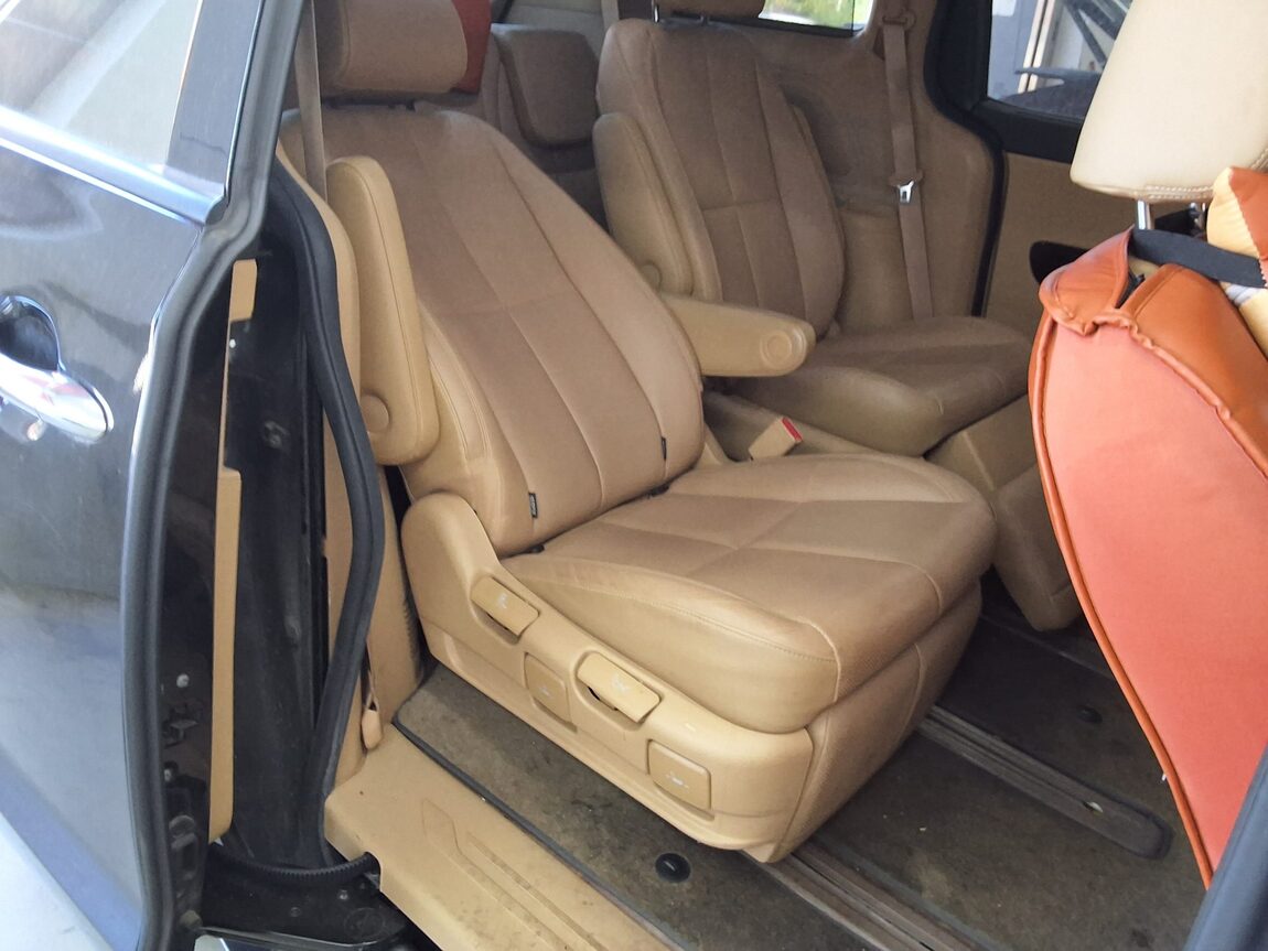 KIA ALL NEW CARNIVAL 7-SEATER LIMOUSINE DIESEL VIP 2018 - zdjęcie 13