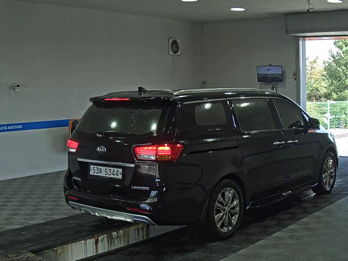 KIA ALL NEW CARNIVAL 7-SEATER LIMOUSINE DIESEL VIP 2018 - zdjęcie 5