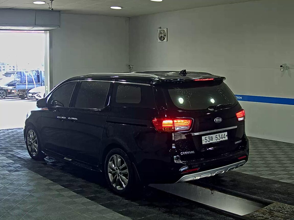 KIA ALL NEW CARNIVAL 7-SEATER LIMOUSINE DIESEL VIP 2018 - zdjęcie 6