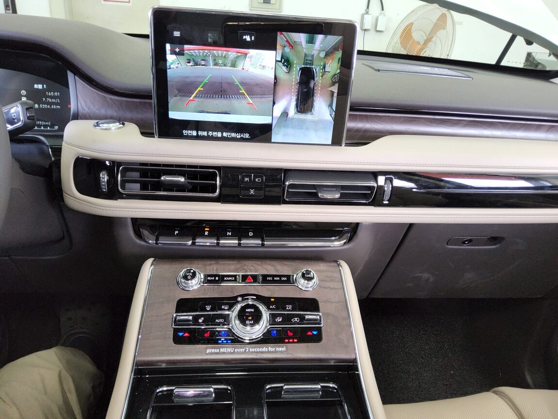 LINCOLN AVIATOR (2ND GEN) 3.0 V6 AWD RESERVE 2023 - zdjęcie 18