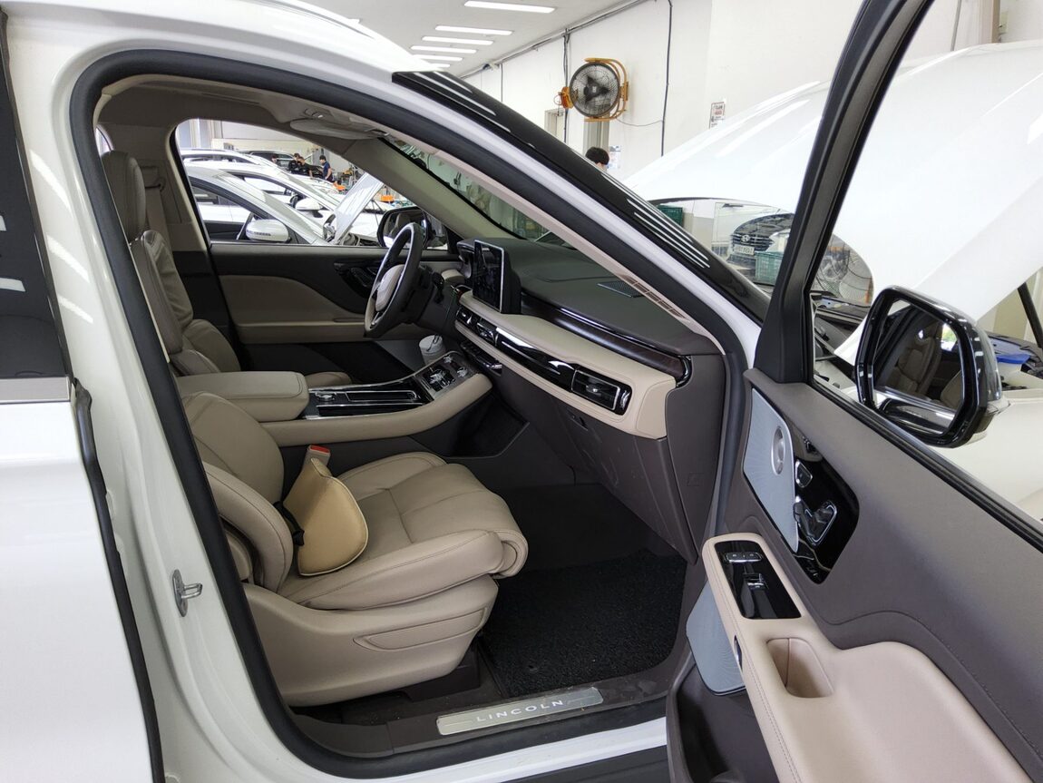 LINCOLN AVIATOR (2ND GEN) 3.0 V6 AWD RESERVE 2023 - zdjęcie 14