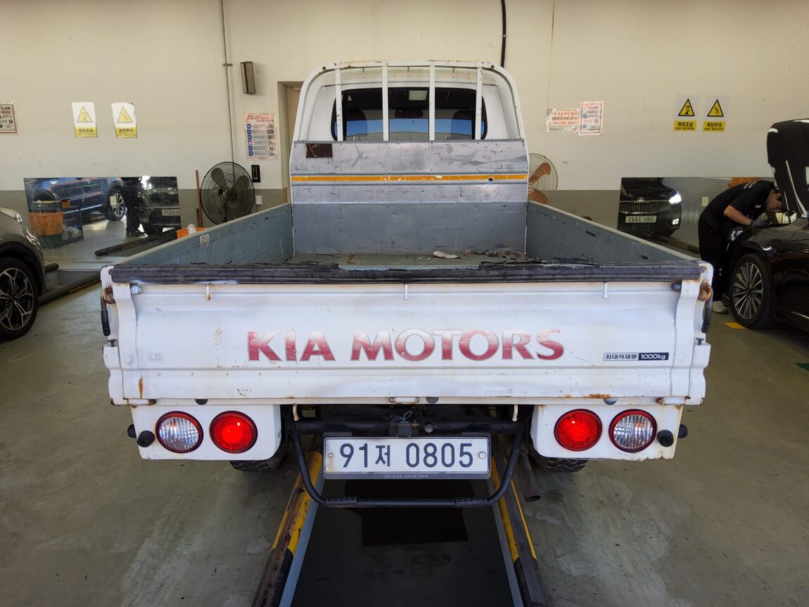 KIA BONGO III CARGO 4WD KING CAB LONG WHEELBASE 2018 - zdjęcie 13