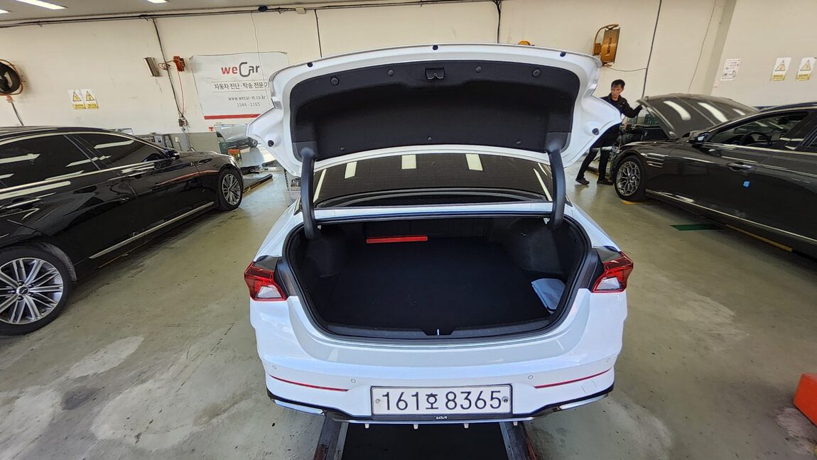 KIA NEW K5 (DL3) 2.0 LPI RENTAL CAR STANDARD 2023 - zdjęcie 16