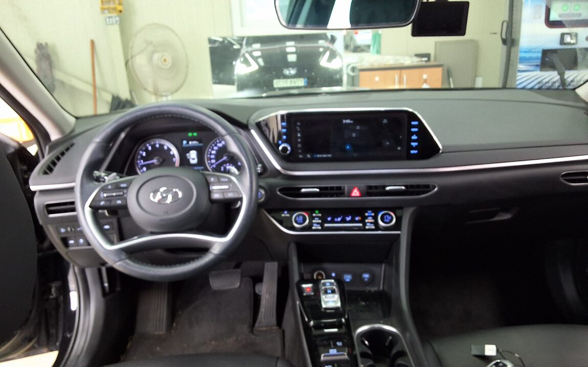 HYUNDAI SONATA (DN8) G2.0 MODERN 2023 - zdjęcie 11