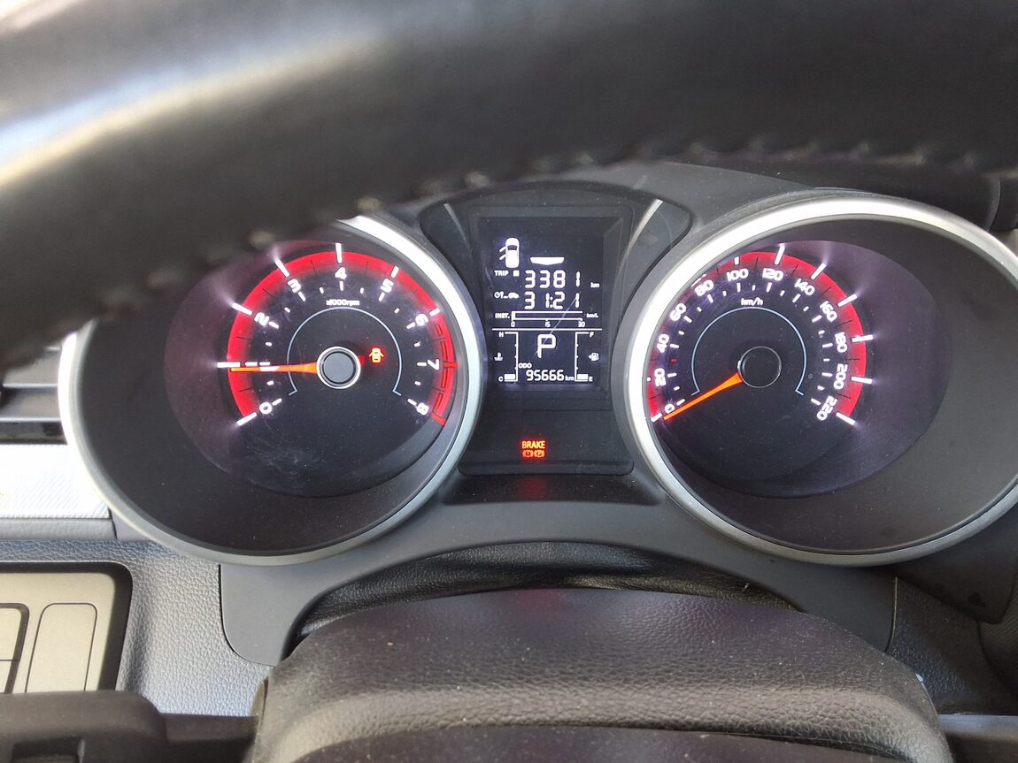 KG MOBILITY (SSANGYONG) TIVOLI GASOLINE 2WD VX 2017 - zdjęcie 9