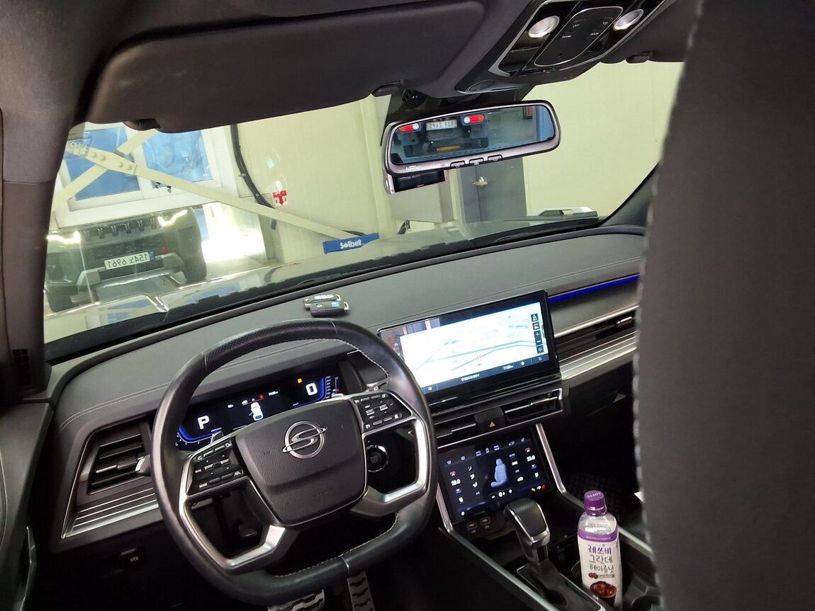 KG MOBILITY (SSANGYONG) TORRES 1.5 GDI-T 2WD T7 2023 - zdjęcie 12