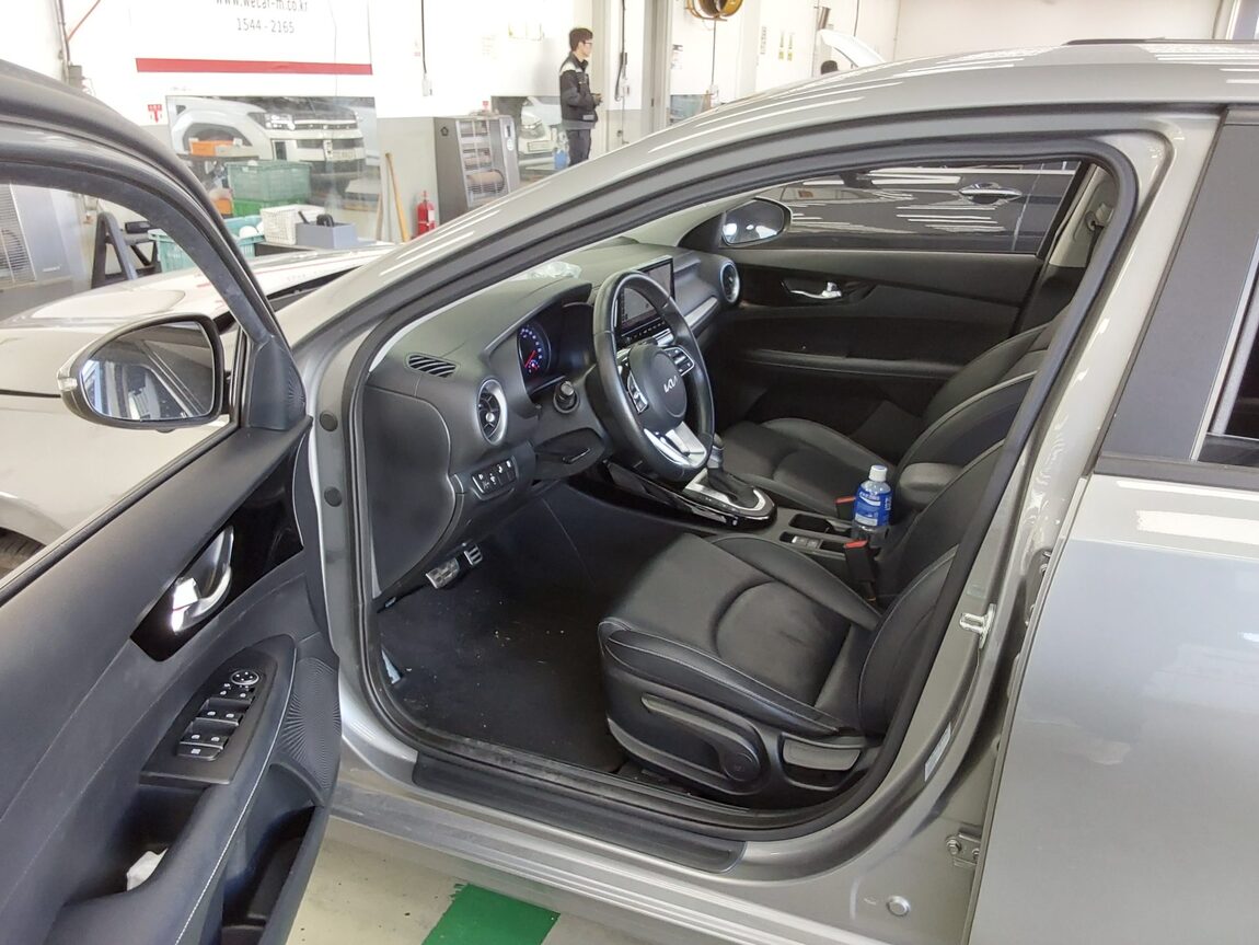 KIA THE NEW K3 1.6 GASOLINE PRESTIGE 2023 - zdjęcie 10